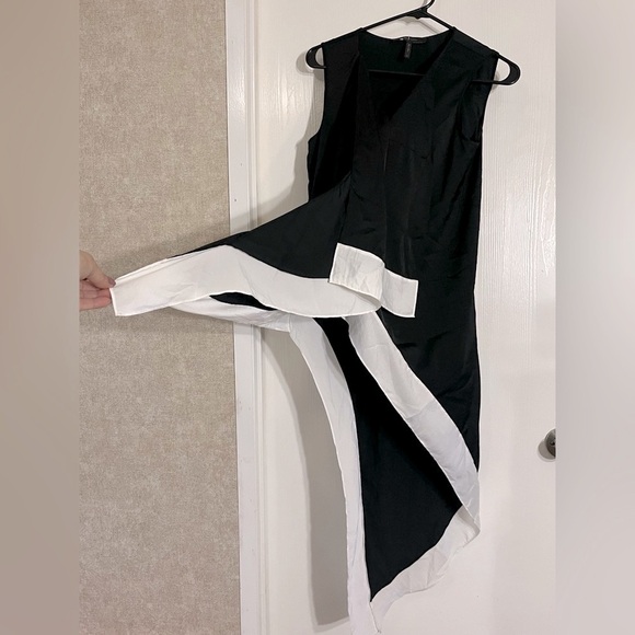 BCBGMaxAzria Black and White high-low top - Picture 3 of 5